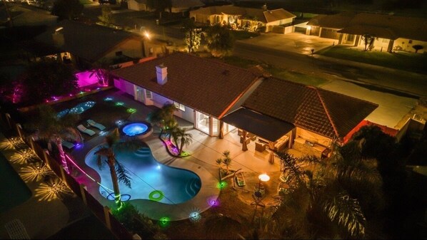 Pool - 3-bedroom house in charming Bermuda Dunes with Pool, Spa, BBQ/Patio, Game Room (Bermuda Dunes)