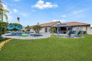 Pool - 3-bedroom house in charming Bermuda Dunes with Pool, Spa, BBQ/Patio, Game Room (Bermuda Dunes)