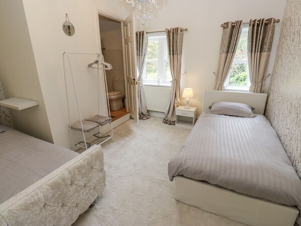 Cottage | 5 phòng ngủ, trang trí khác biệt