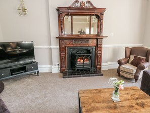 Cottage | Living area - Cold Spring House (Bradford)