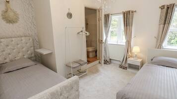 Cottage | 5 bedrooms, individually decorated, individually furnished, free WiFi