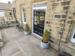 Exterior detail - Cold Spring House (Bradford)