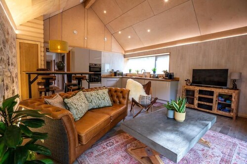 Thyme Getaway · 2BR · Sauna · Hot Tub · Sleeps 4