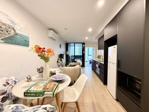 Interior - Heart of CBD Stylish 2BR Apt-Quiet-pool-view-BBQ (Reid)
