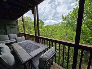 تناول الطعام بالخارج