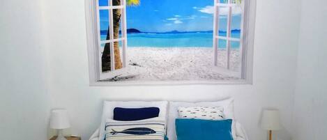 1 chambre, fer et planche à repasser, draps fournis