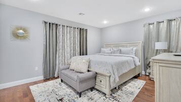 3 bedrooms, iron/ironing board, WiFi, bed sheets