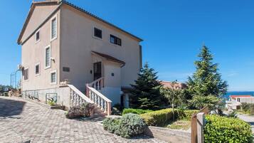 Apartment | Exterior