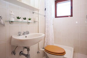 Apartment | Badezimmer
