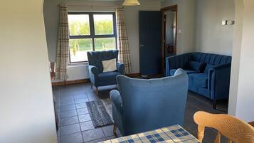Cottage, Partial Sea View | Living area