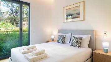 2 bedrooms, iron/ironing board, Internet, bed sheets