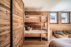 5 Schlafzimmer, Bügeleisen/Bügelbrett, kostenloses WLAN, Bettwäsche
