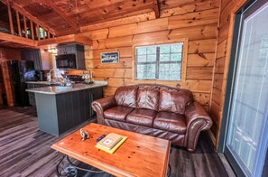 Smart-tv och eldstad