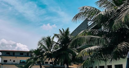 SkyBridge 2-Bedroom Apt. in central Monrovia with WiFi, Pool & Beach access.