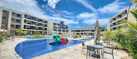 2 outdoor pools