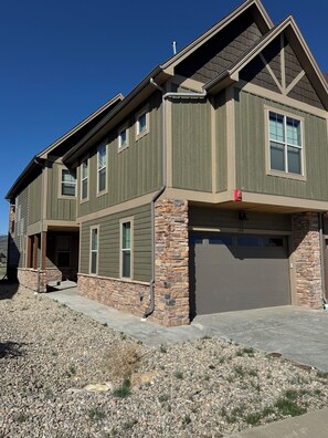 Exterior - Spacious Mountain Retreat on Golf Course, near Rocky Mountain National Park (Granby)