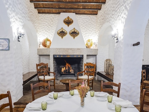 Cubo's Hotel Cortijo San Antonio Caminito del Rey / air conditioning / free Wi-Fi / free parking