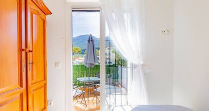 Cubo’s La Perla Town Center House / urban / air conditioning / free Wi-Fi