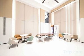 Unclassified image, 2 of 9, button - Charlotte Boutique Hotel (Shanghai Zhoupu Wanda) (Shanghai)