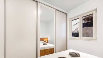 Apartment | 2 bedrooms, iron/ironing board