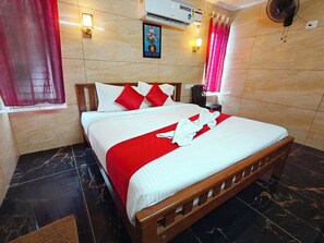 Desk, laptop workspace, soundproofing, bed sheets