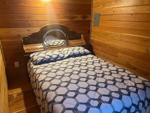 3 bedrooms, desk, free WiFi, bed sheets