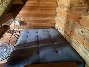 3 bedrooms, desk, free WiFi, bed sheets