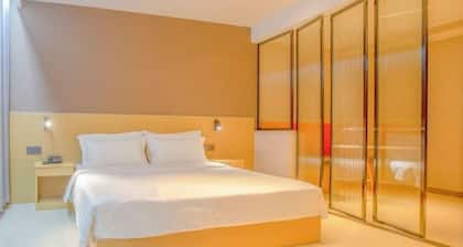 Yijia Business Hotel