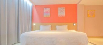 Yijia Business Hotel