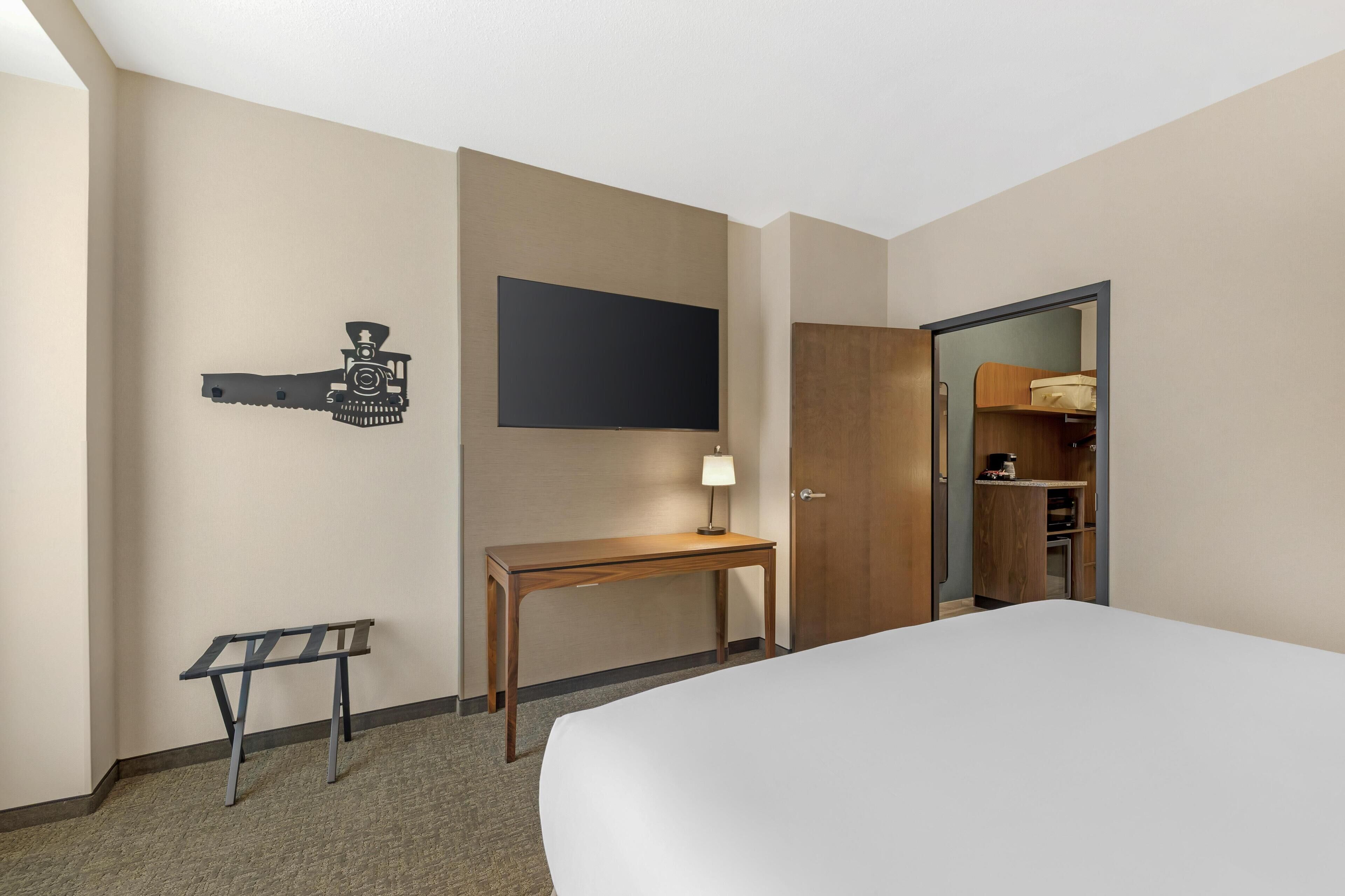 遮光窗帘、熨斗/熨衣板、折叠床/加床（额外收费）、床单