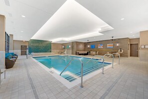 Indoor pool - Drury Plaza Hotel Lincoln Downtown (Lincoln)