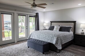 6 bedrooms, iron/ironing board, WiFi, bed sheets