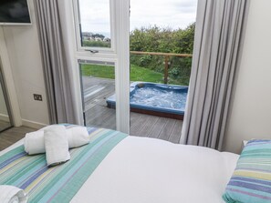3 bedrooms, individually decorated, individually furnished, free WiFi - Petroc (Redruth)