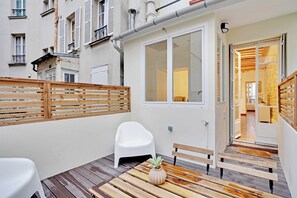 Outdoor dining - Beautiful 1bdr With Terrace - Neuilly/seine Near Paris (Neuilly-sur-Seine)