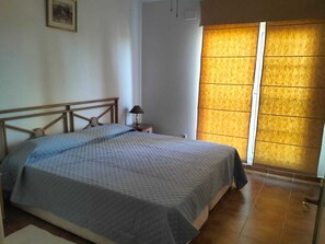 2 bedrooms, WiFi, bed sheets, wheelchair access