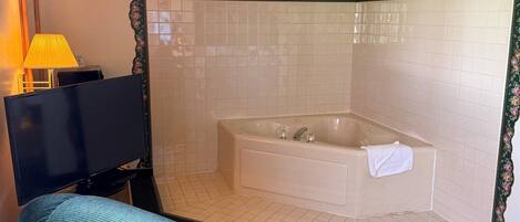 浪漫单人房, 无烟房 | 埃及棉床单、高档床上用品、羽绒被、记忆海绵床垫