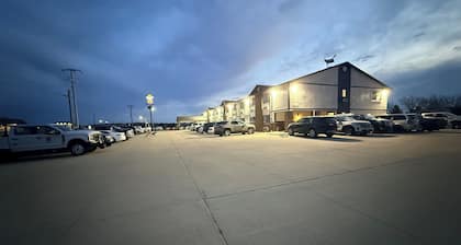 Budget Inn and Suites