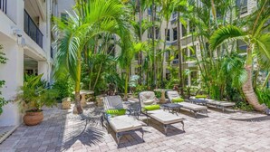 Terrace/patio - Palm Beach Studio Steps To Beach (Palm Beach)