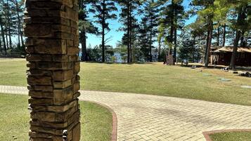 Enceinte de lâhĂ©bergement