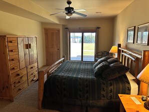 2 habitaciones, escritorio, tabla de planchar con plancha y wifi gratis