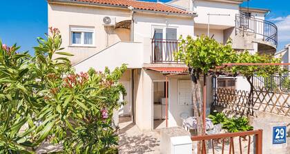 Cozy Apartment in Sibenik-brodarica