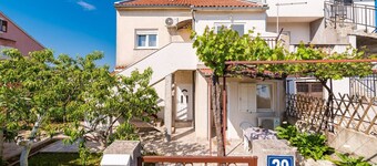 Cozy Apartment in Sibenik-brodarica