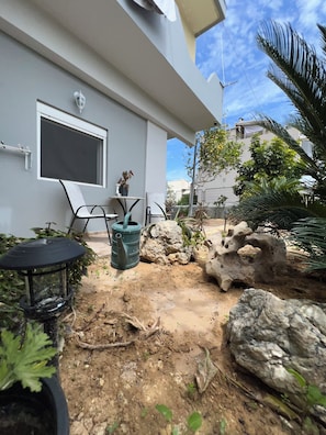 المنطقة المحيطة بالمنشأة