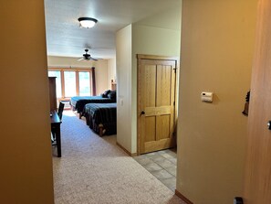 2 chambres, bureau, fer et planche à repasser, Wi-Fi gratuit