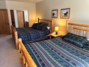 1 slaapkamer, een strijkplank/strijkijzer, gratis wifi, beddengoed