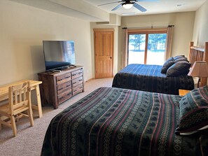 2 Schlafzimmer, Schreibtisch, Bügeleisen/Bügelbrett, kostenloses WLAN