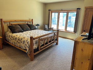 3 habitaciones, escritorio, tabla de planchar con plancha y wifi gratis 