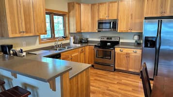 Réfrigérateur, micro-ondes, four, lave-vaisselle