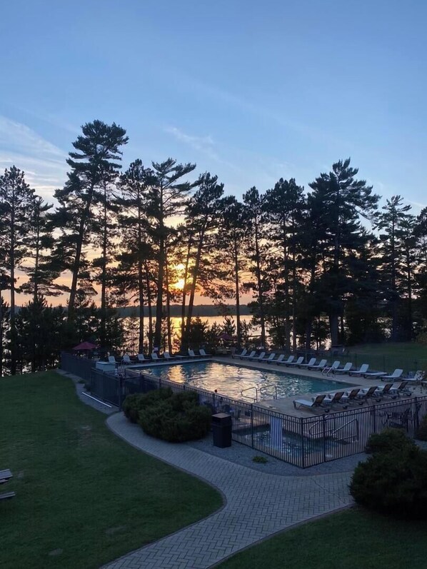Opvarmet pool