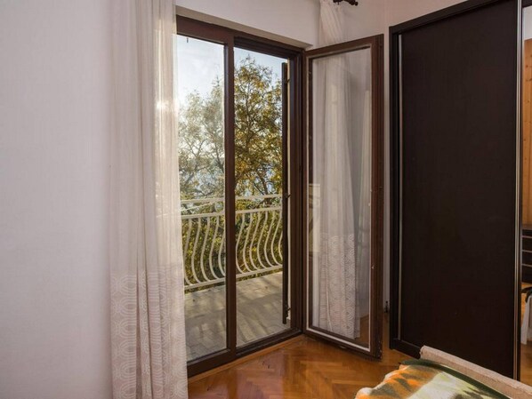 Apartment | Balcony - Well-appointed Apartment in Sibenik-brodarica (Sibenik)